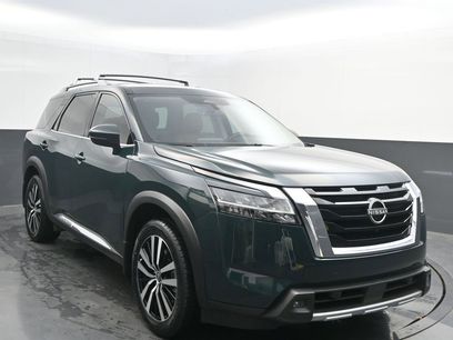 Used 2023 Nissan Pathfinder Platinum w/ Cargo Package