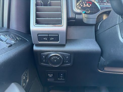 Used 2019 Ford F150 Platinum w/ Equipment Group 701A Luxury AWD/4WD image 19