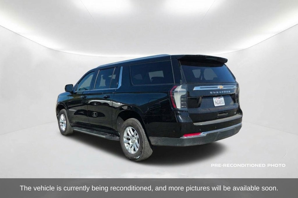 Used 2026 Chevrolet Suburban LT w/ Comfort Package AWD/4WD image 8