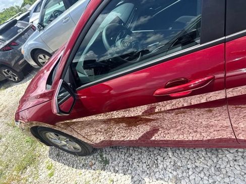 Used 2024 Hyundai Elantra SE FWD image 10