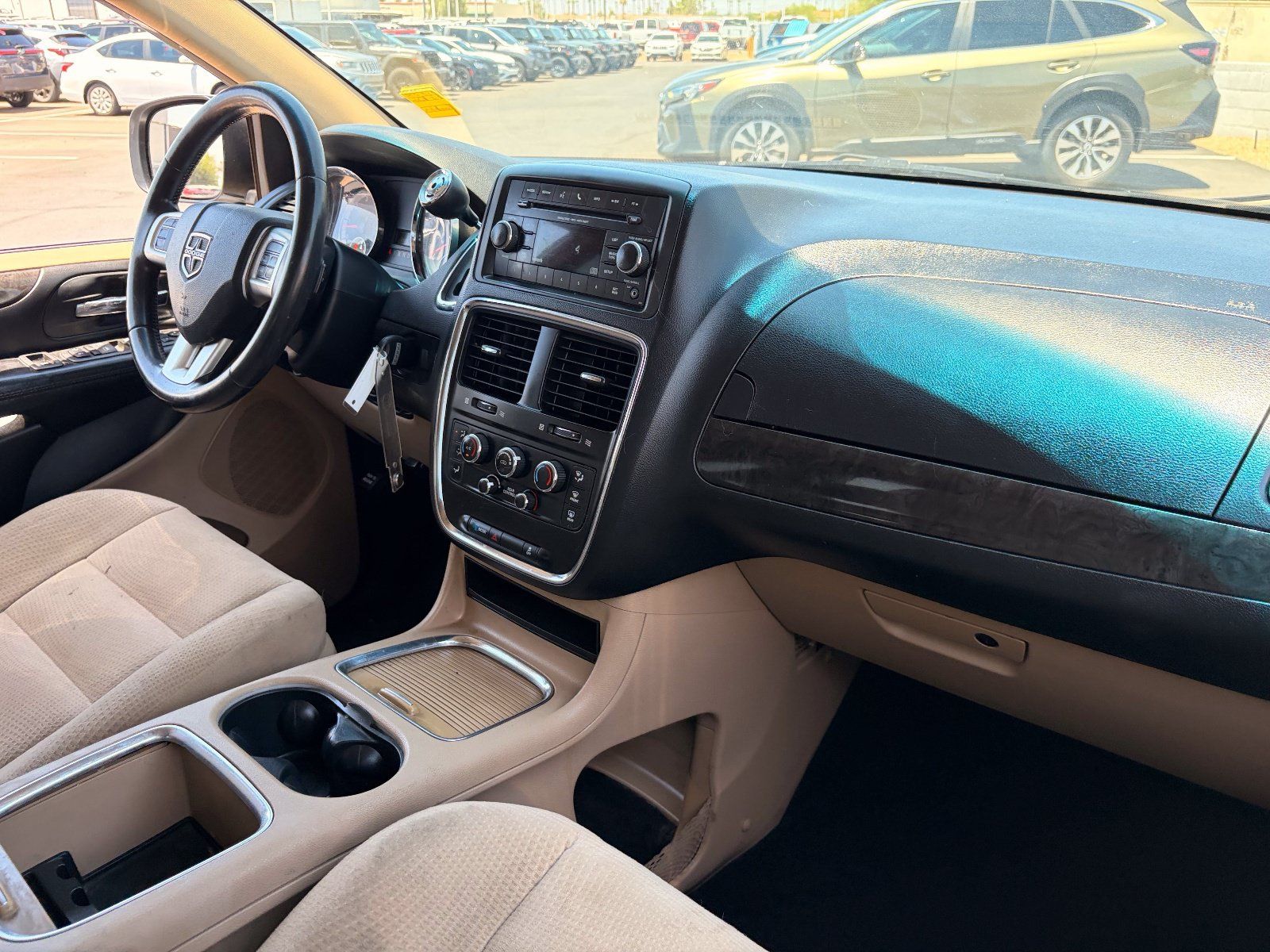 Used 2015 Dodge Grand Caravan SXT w/ UConnect Hands-Free Group FWD image 11