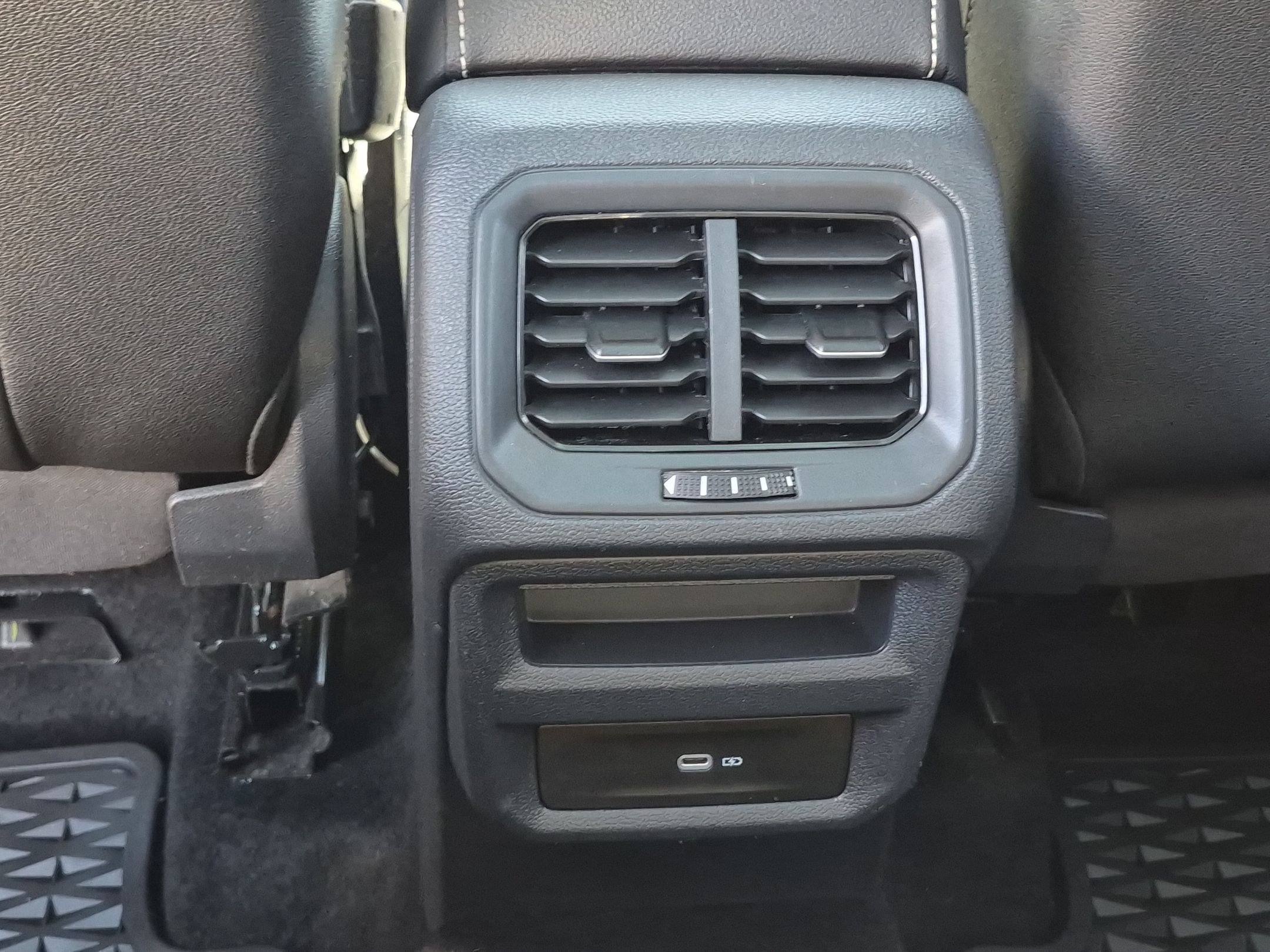 Used 2022 Volkswagen Taos SE FWD image 24