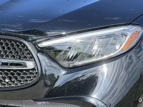 Used 2025 Mercedes-Benz GLC 350e 4MATIC w/ AMG Line image 7