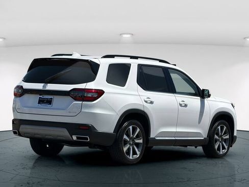 Used 2025 Honda Pilot Elite image 7