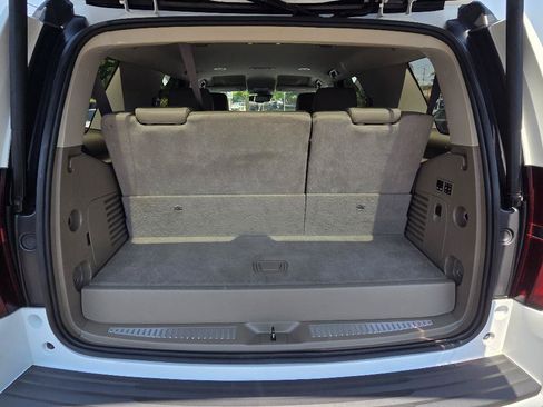 Used 2019 Chevrolet Tahoe LT w/ Luxury Package AWD/4WD image 21