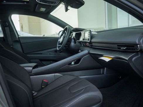 New 2026 Hyundai Elantra SEL Sport Premium FWD image 9
