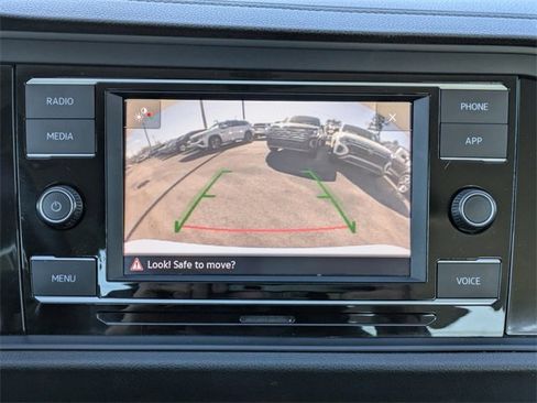 Certified 2023 Volkswagen Jetta SE image 17