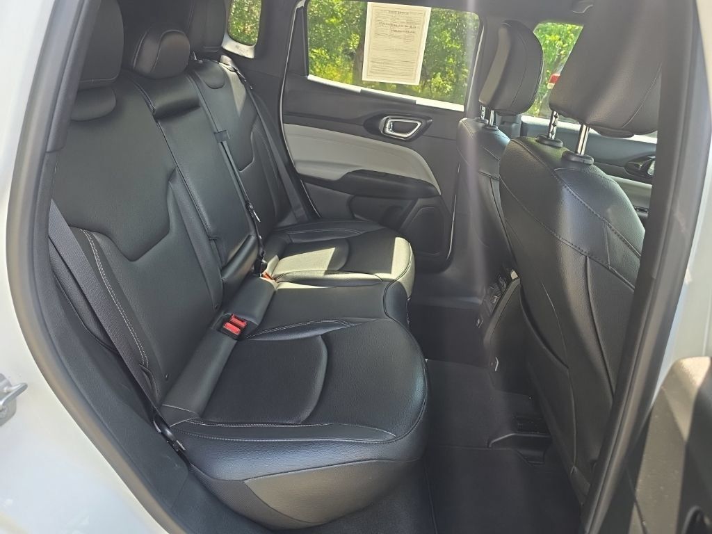 Used 2025 Jeep Compass Limited AWD/4WD image 33