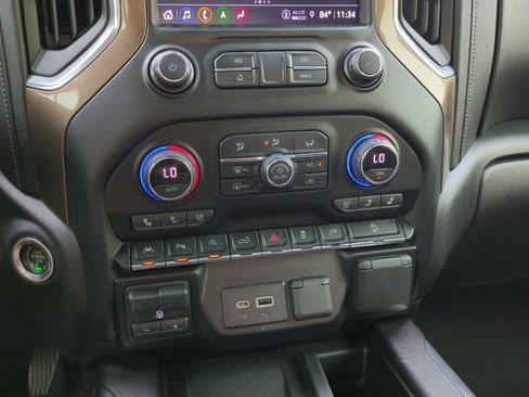 Used 2021 Chevrolet Silverado 1500 High Country w/ Technology Package AWD/4WD image 27
