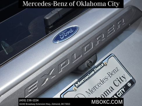 Used 2022 Ford Explorer XLT w/ Equipment Group 202A AWD/4WD image 9