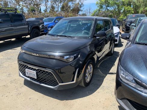 Used 2024 Kia Soul LX w/ Option Group 015 FWD image 1
