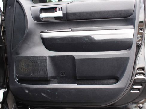 Used 2018 Toyota Tundra SR5 image 10