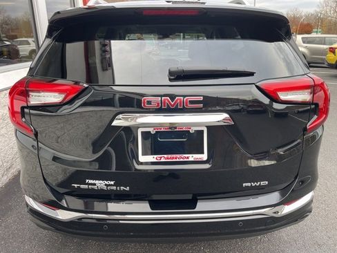 Used 2024 GMC Terrain Denali w/ Black Diamond Edition image 10