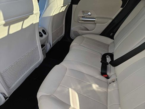 Used 2021 Mercedes-Benz GLA 250 4MATIC image 29