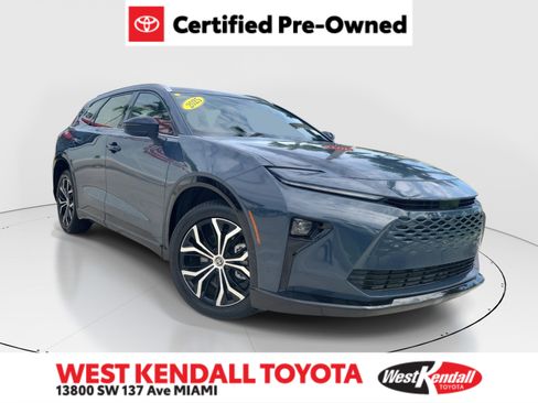 Certified 2025 Toyota Crown Signia AWD/4WD image 1