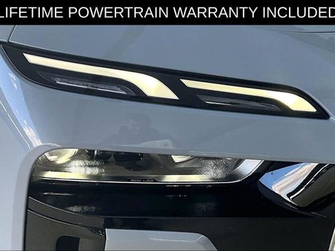 Used 2025 BMW 740i image 40