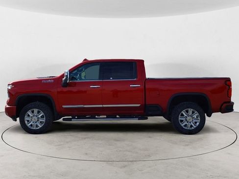 Used 2025 Chevrolet Silverado 2500 High Country w/ High Country Premium Package AWD/4WD image 2