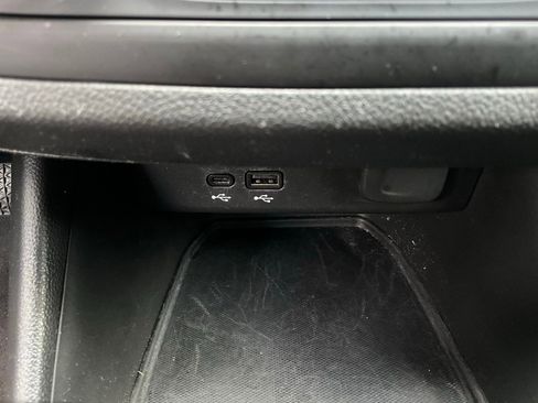 Used 2025 Buick Envista Preferred image 23