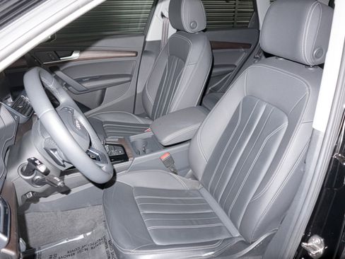 Used 2023 Audi Q5 2.0T Premium Plus w/ Premium Plus Package image 8