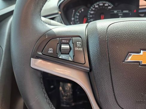 Used 2022 Chevrolet Trax LT w/ LT Convenience Package image 28