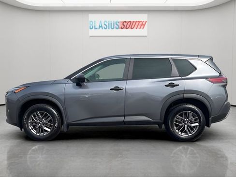 Used 2023 Nissan Rogue S AWD/4WD image 6