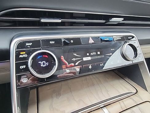 Used 2023 Genesis GV80 2.5T w/ Prestige Package image 18