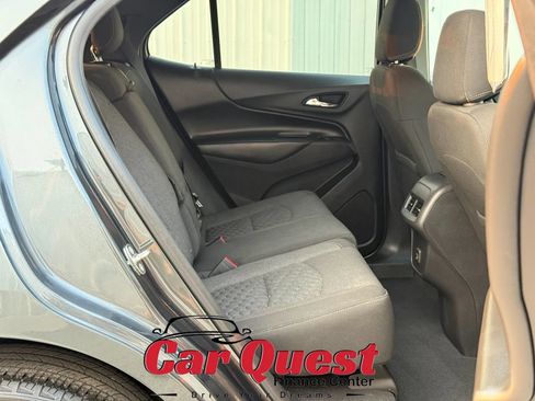 Used 2019 Chevrolet Equinox LT w/ Driver Convenience Package FWD image 16