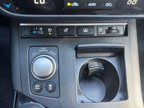 Used 2013 Lexus ES 300h image 28