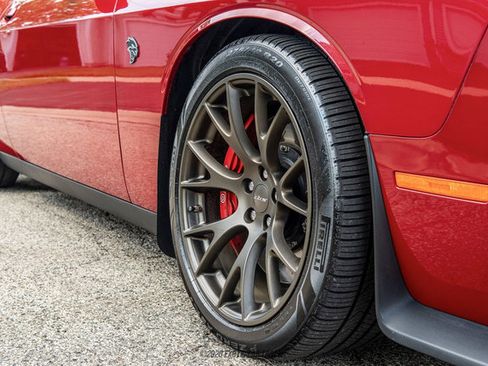 Used 2016 Dodge Challenger SRT Hellcat RWD image 99