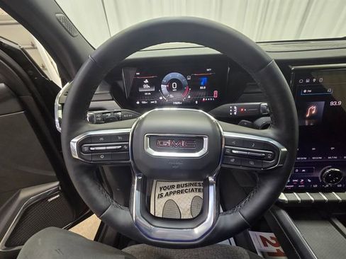 Used 2025 GMC Acadia Elevation image 6