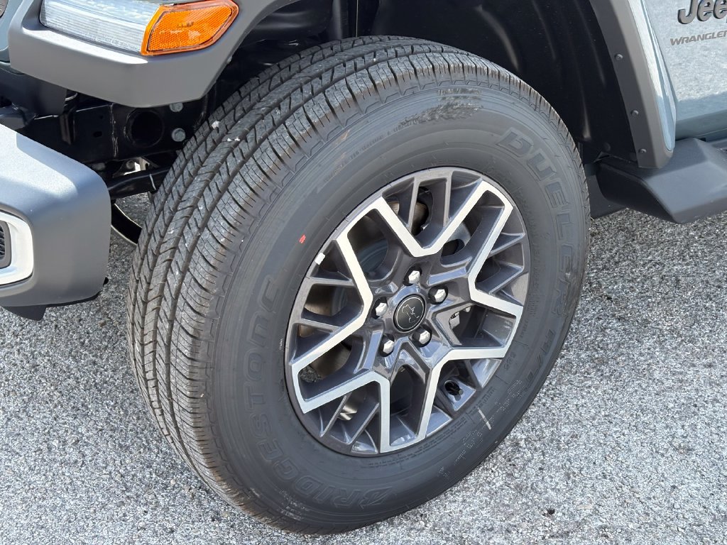New 2026 Jeep Wrangler Unlimited Sahara AWD/4WD image 9