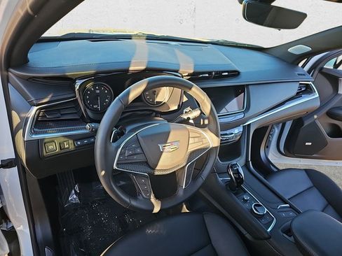 Used 2025 Cadillac XT5 Sportv w/ Technology Package image 16