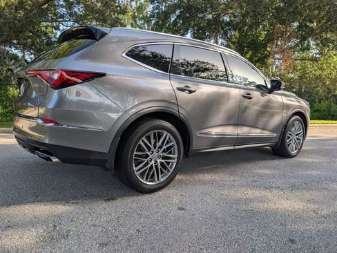 Used 2022 Acura MDX SH-AWD w/ Advance Package image 9