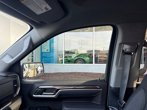 Used 2025 Chevrolet Silverado 1500 LT w/ Convenience Package II AWD/4WD image 28