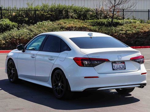Used 2024 Honda Civic Sport image 5