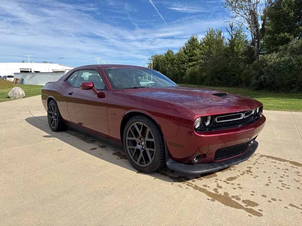 Used 2019 Dodge Challenger R/T RWD image 4
