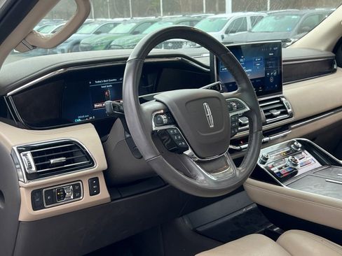 Used 2022 Lincoln Navigator L Reserve image 19