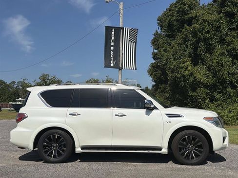 Used 2020 Nissan Armada Platinum w/ Captain's Chairs Package RWD image 7