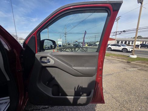 Used 2008 Nissan Frontier XE w/ XE Preferred Pkg image 13