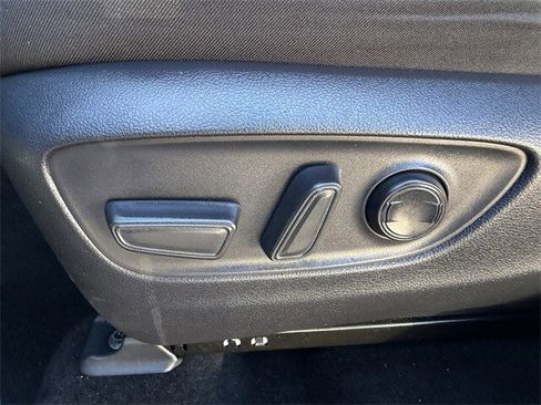 Used 2019 Toyota RAV4 XLE image 27