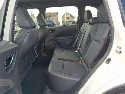 Used 2025 Subaru Forester Touring AWD/4WD image 11
