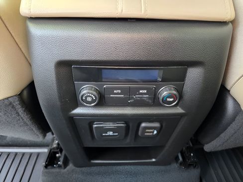 Used 2023 Chevrolet Traverse LT w/ LT Premium Package image 27