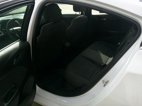 Used 2017 Chevrolet Cruze LT w/ Sun And Sound Package image 12