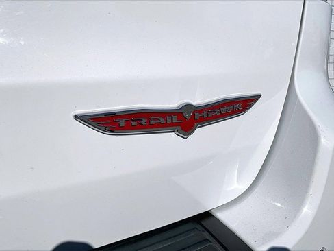 Used 2018 Jeep Grand Cherokee Trailhawk w/ Trailhawk Luxury Group image 9