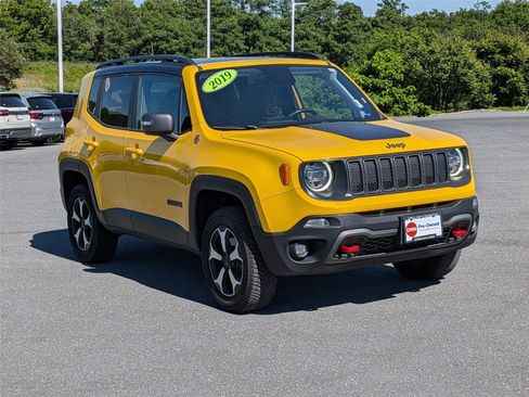 Used 2019 Jeep Renegade Trailhawk w/ LED Lighting Group AWD/4WD image 3