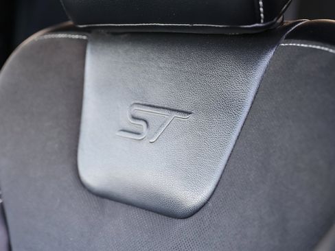 Used 2019 Ford Edge ST w/ Convenience Package image 22