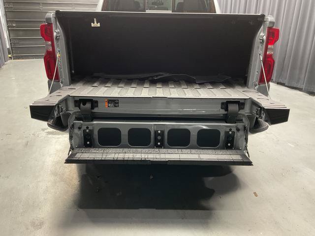 Used 2023 Chevrolet Silverado 1500 RST w/ Redline Edition AWD/4WD image 9