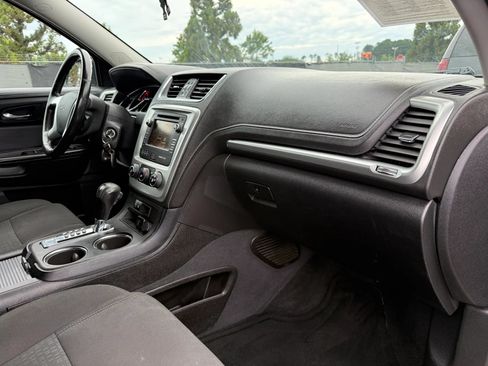 Used 2016 GMC Acadia SLE FWD image 19