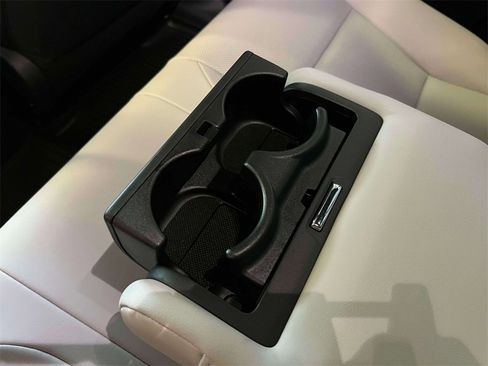 Certified 2025 Lexus RX 350h w/ Kick Sensor & Tow Package image 9