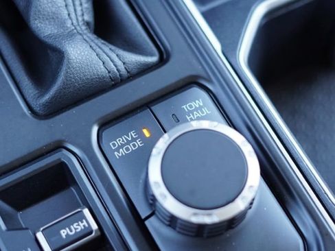 Used 2024 Toyota Tundra Limited AWD/4WD image 43